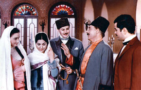 Left to right: Leyla Shikhlinskaya (Gulchohra), Khuraman Hajiyeva (Asya), Murad Yenizarov (Suleyman), Aghadadash Qurbanov (Soltan bay), Hasan Mammadov (Askar), Arshin Mal Alan (1965)