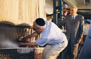 Semyon Ihkiilov and the late Kamil Aliyev, a famous carpet maker. They are completing work on a new Azerbaijani carpet