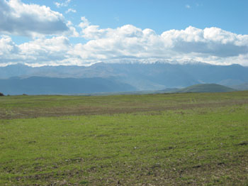 Zangezur mountainous, mountain range that defines the border between Armenia´s southern province of Syunik and Azerbaijan´s Nakhchivan Autonomous Republic