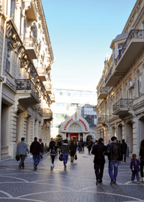 Fountain. Fountain Square. Baku. Photo: Visions