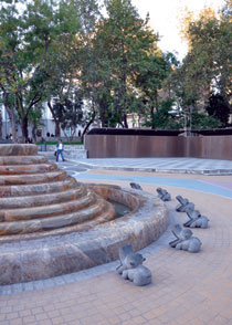Fountain. Fountain Square. Baku. Photo: Visions